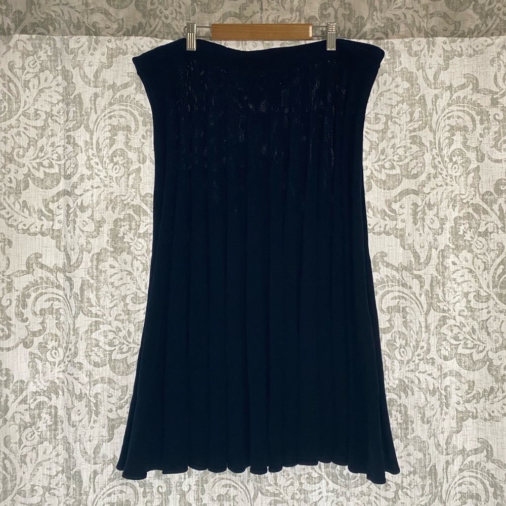 St. John Collection Navy-Black Pleated Midi Skirt